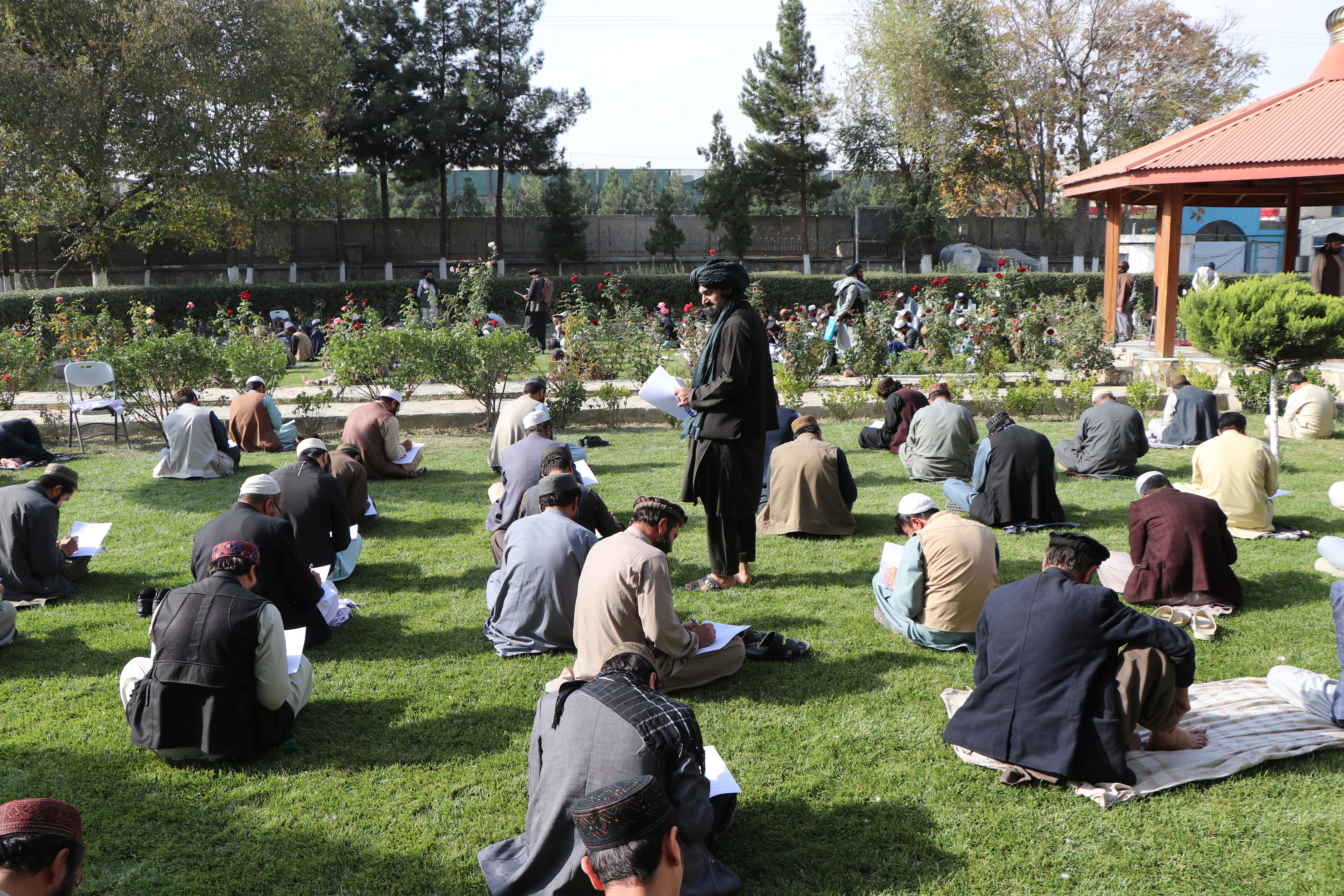 اخذ امتحان ار دروس عقیدتی از کارمندان