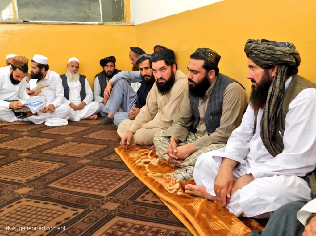 د هیواد په ګڼو ولسوالیو کې له کلیوالو مشرانو او قومي سپین ږیرو سره ناستې